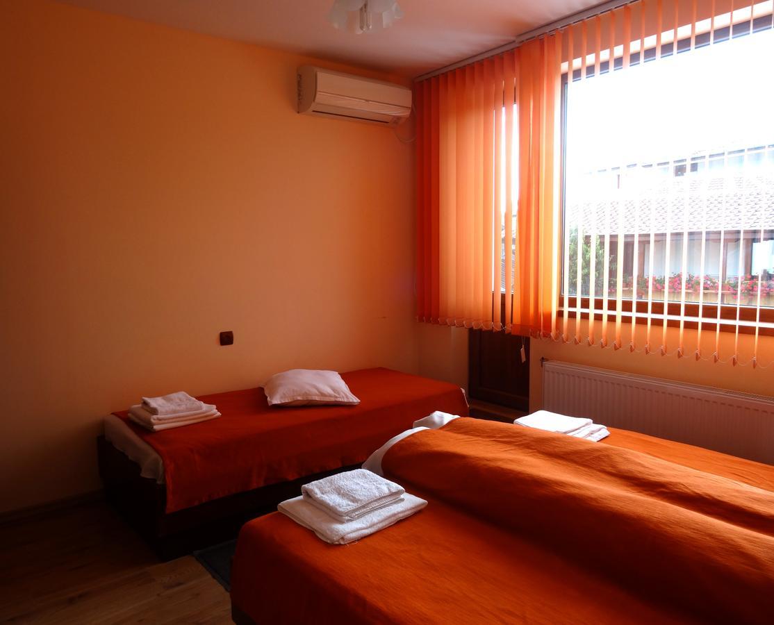 Family Hotel Rose Pavel Banya Buitenkant foto