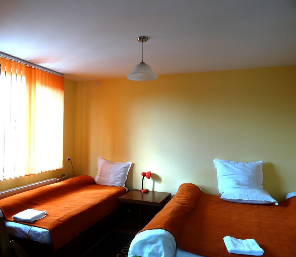 Family Hotel Rose Pavel Banya Buitenkant foto