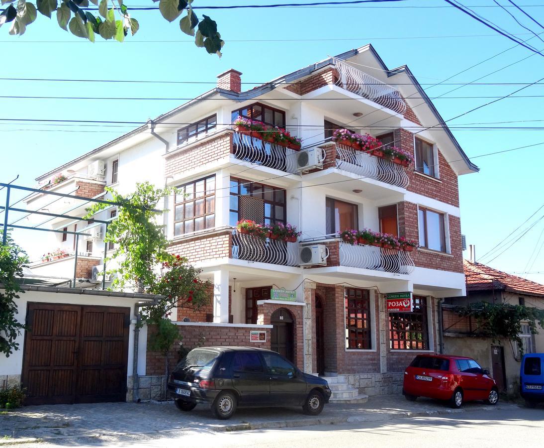 Family Hotel Rose Pavel Banya Buitenkant foto