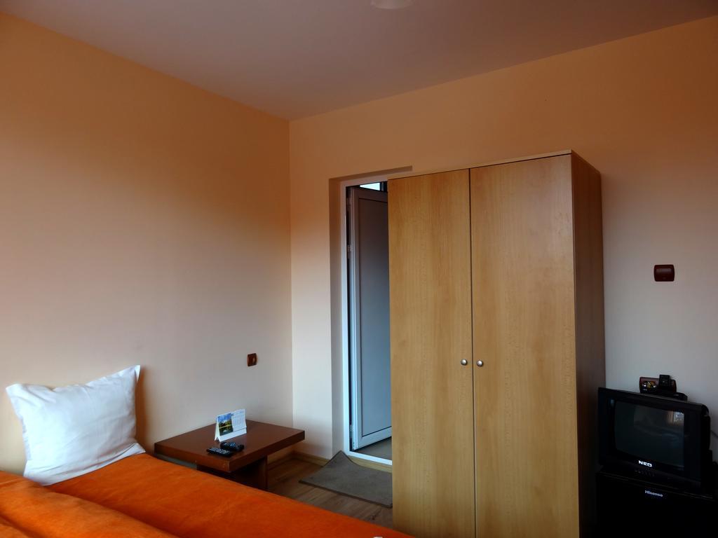 Family Hotel Rose Pavel Banya Buitenkant foto